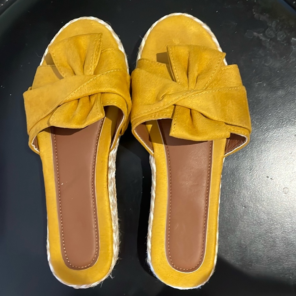 Women shoes yellow size 7